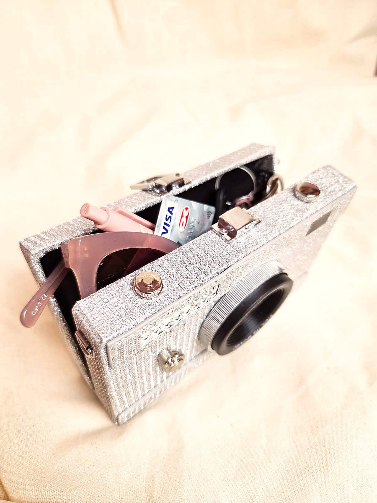 camera clutch sølv åben