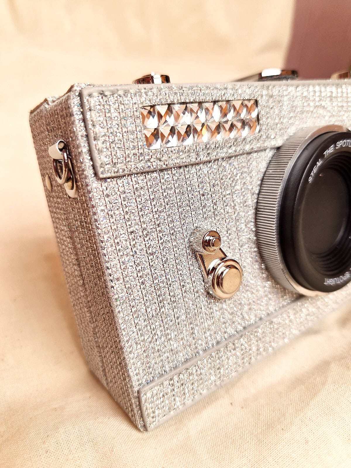 camera clutch sølv detaljer