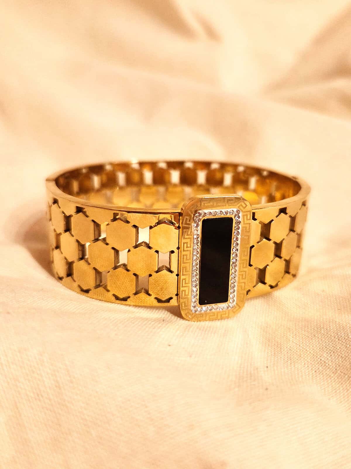 honeycomb armbånd m sort sten