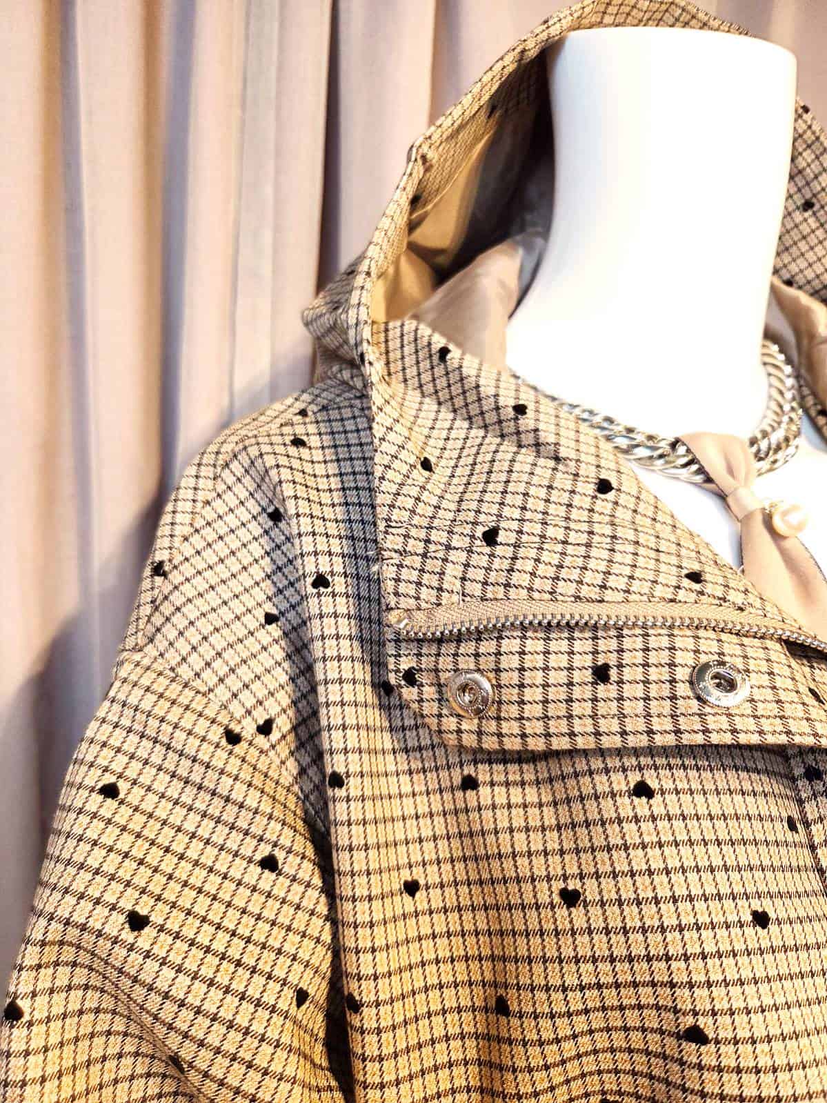 jakke med hjerter - detaljer (1)