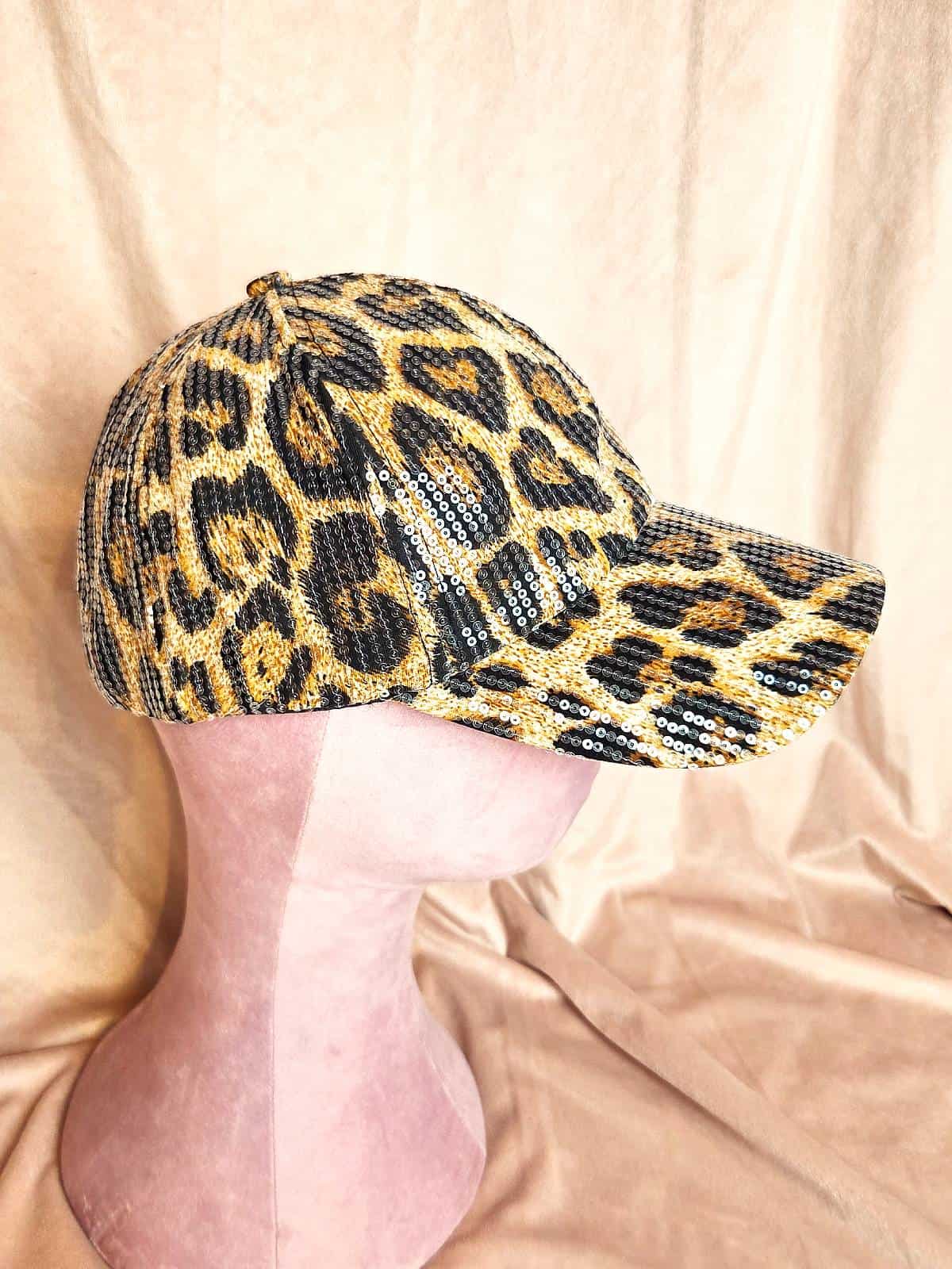 kasket leopard - fra siden