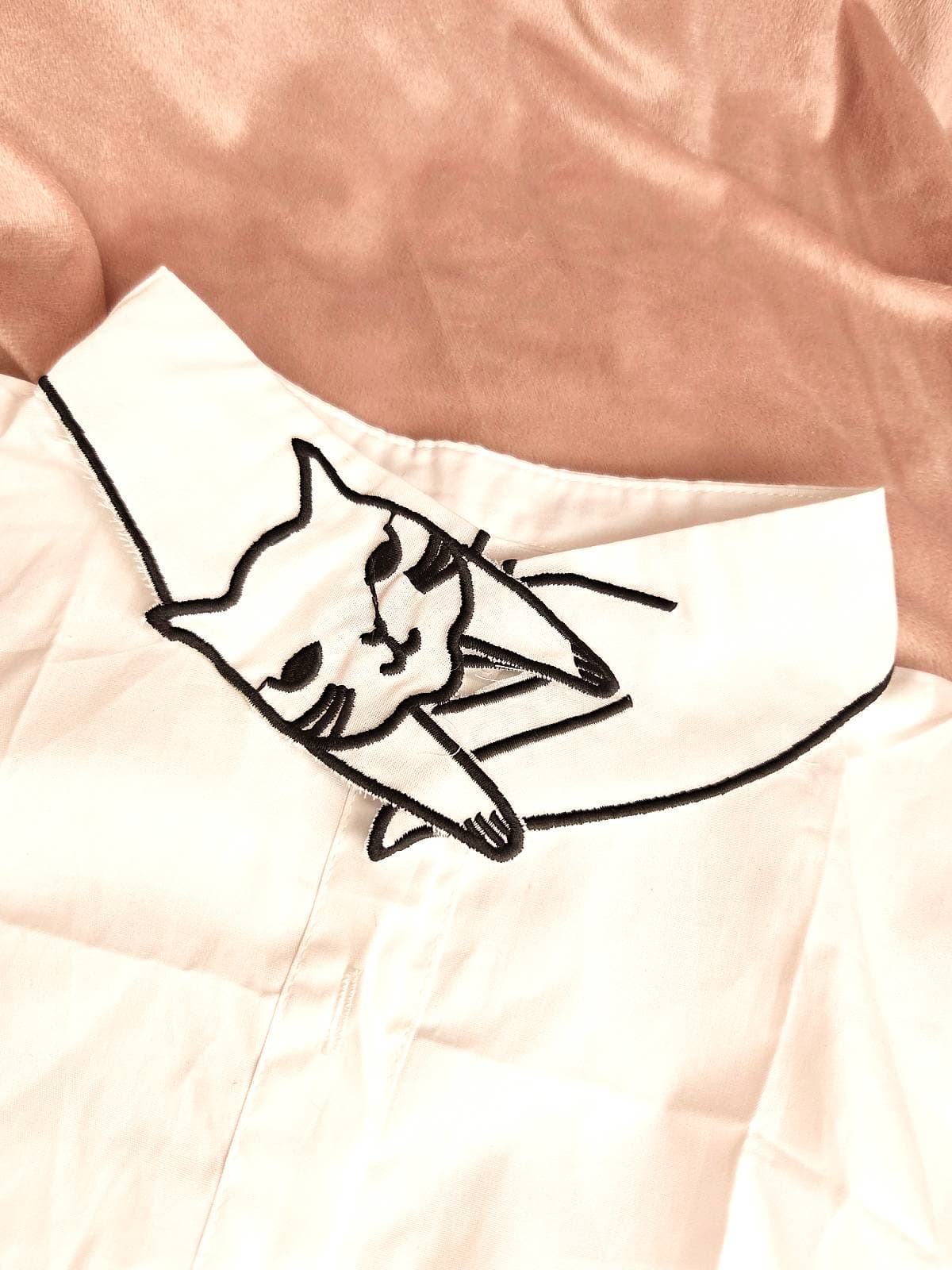 krave kat hvid - foldet ud