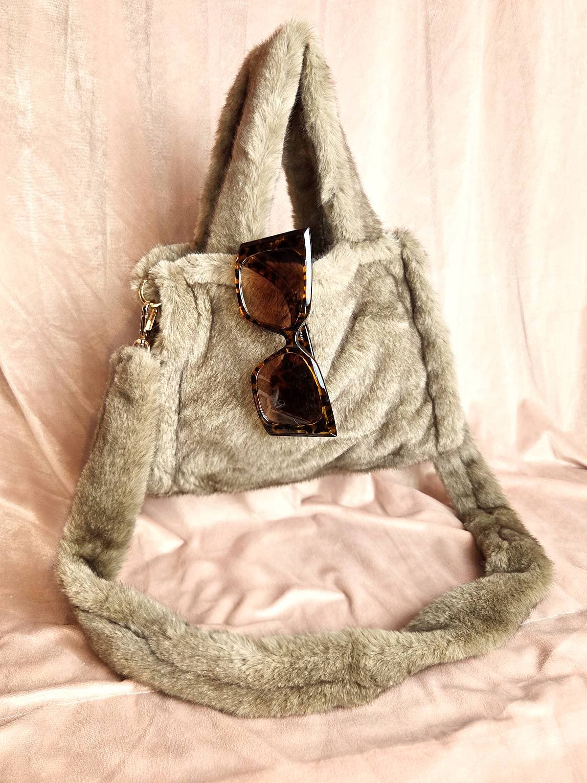 pelstaske lille mørk - størrelse