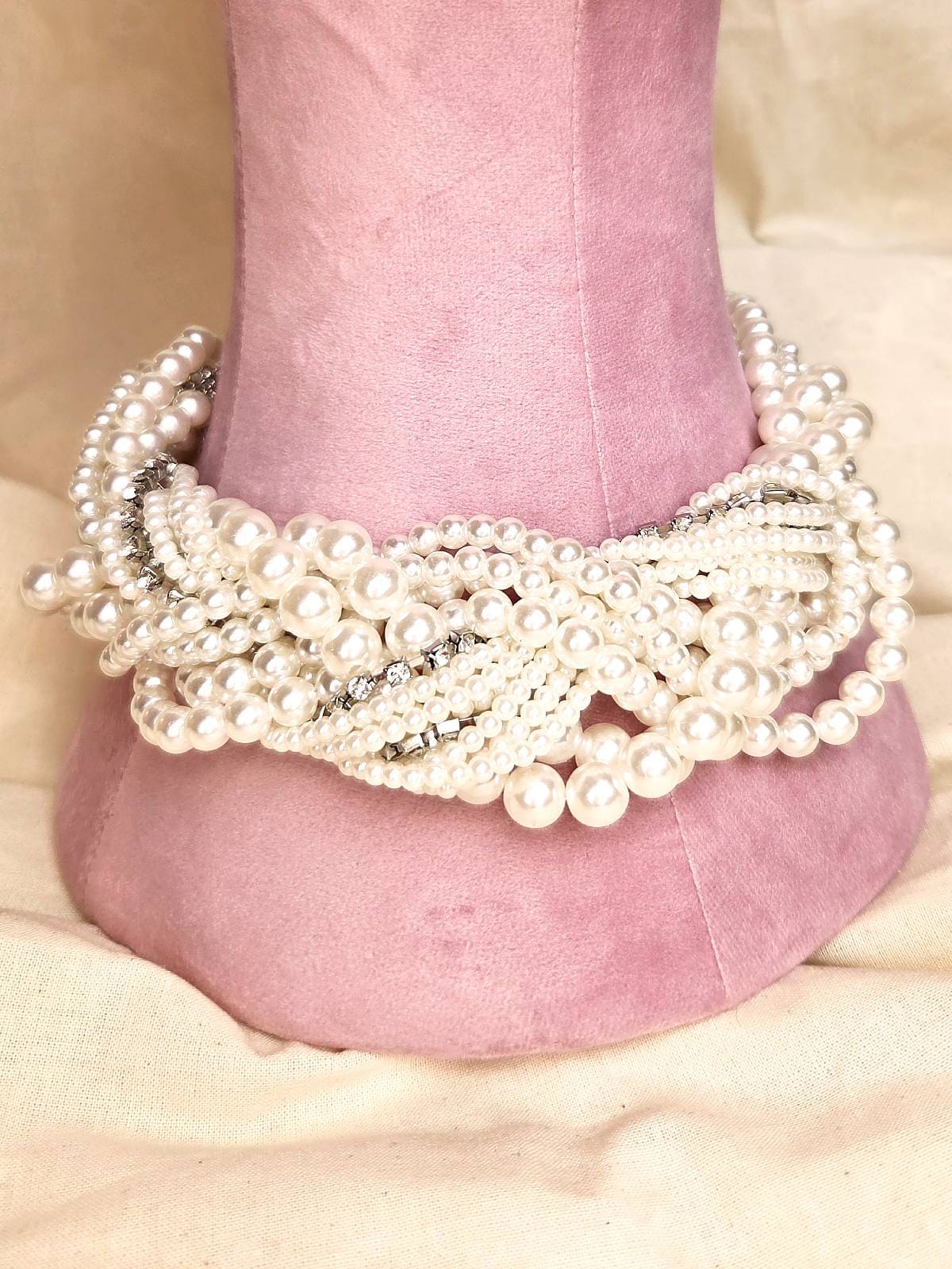 perlesimilichoker sølv