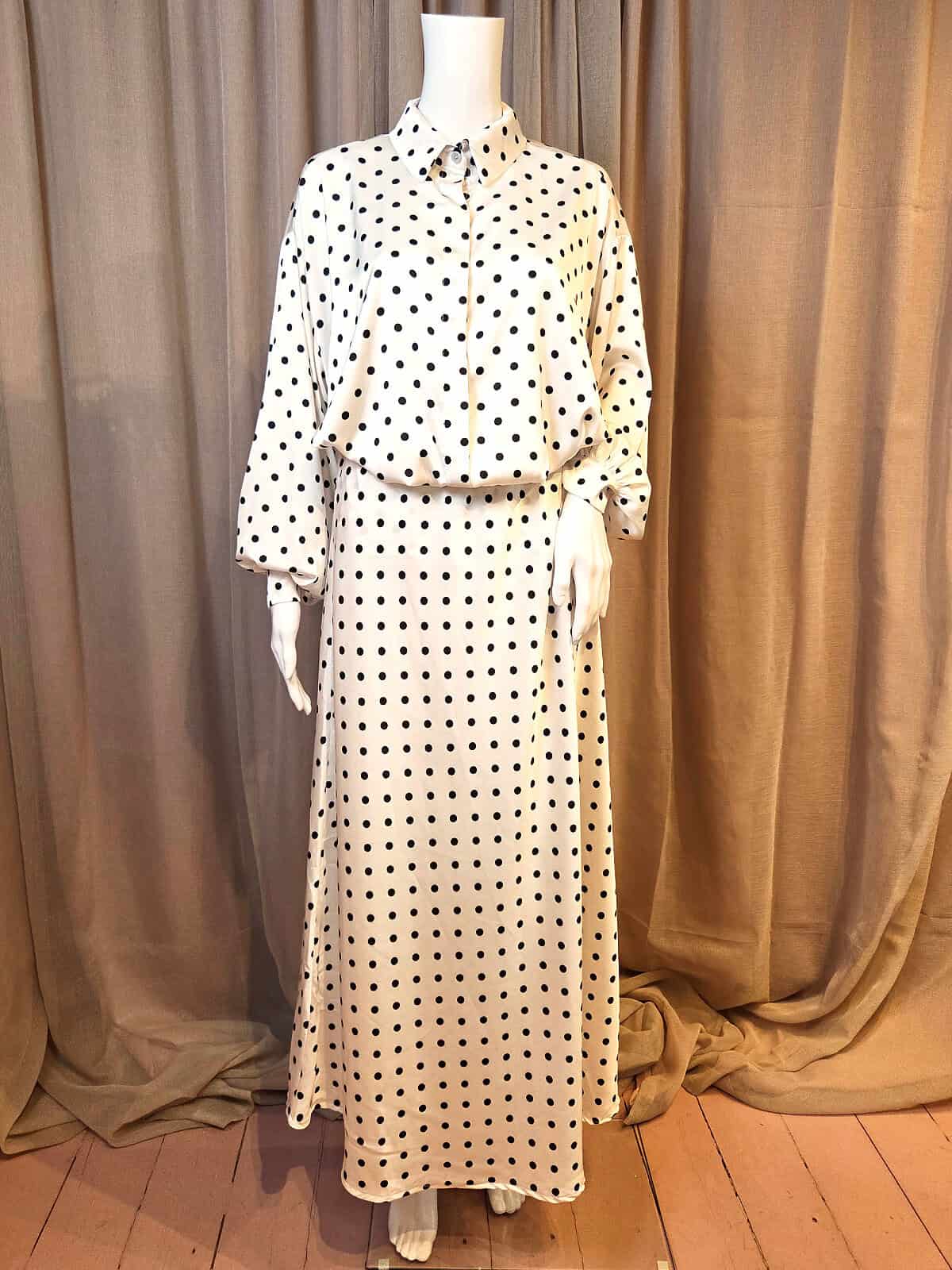 prikket sæt skjorte og nederdel 2