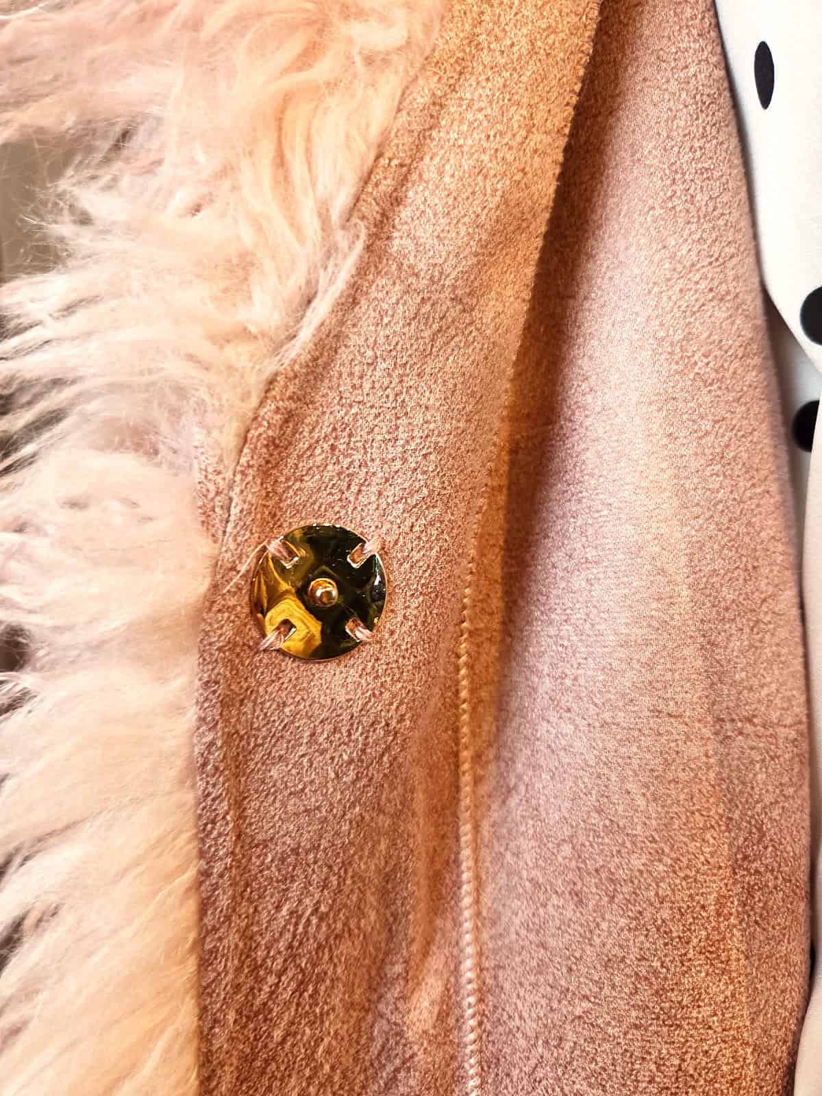 shaggy pels lyserød - knap