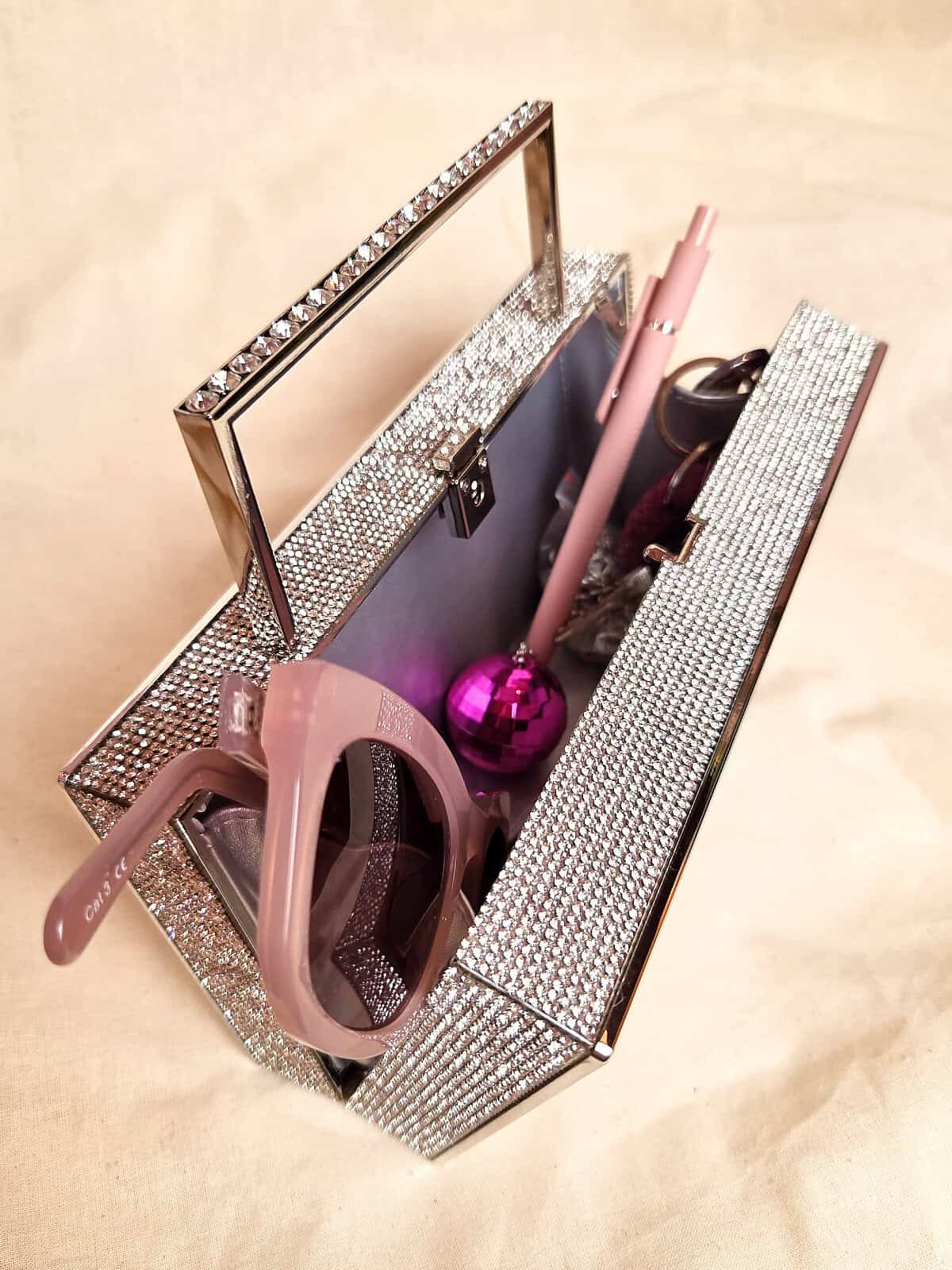 simili clutch boombox åben