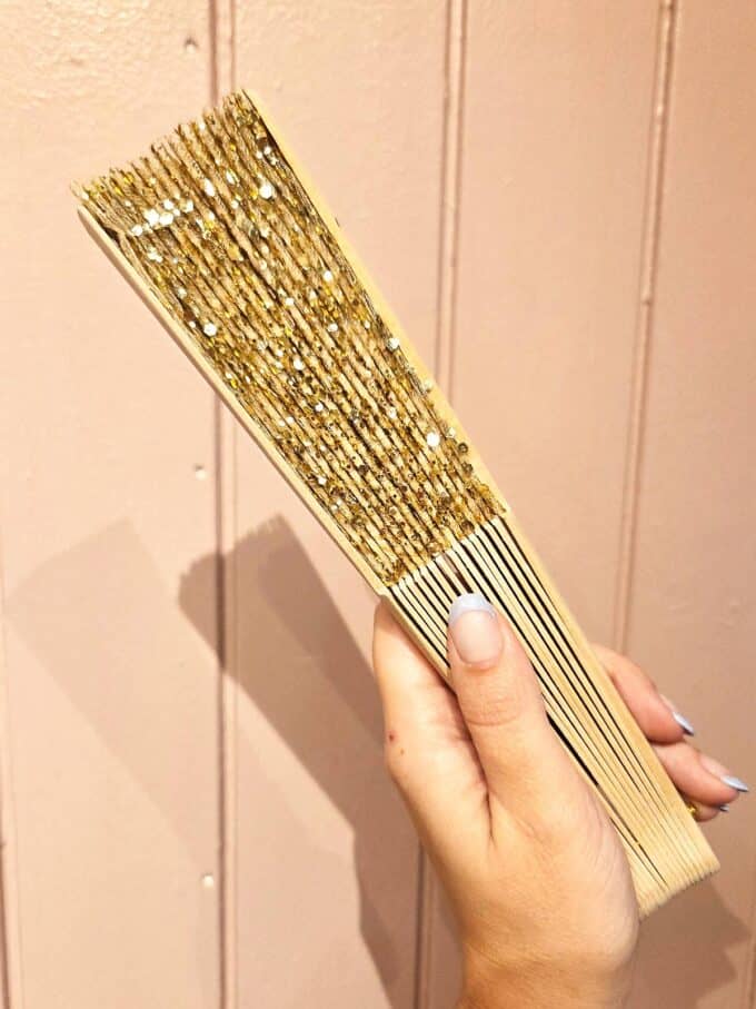 Vifte stor glitter guld - foldet sammen