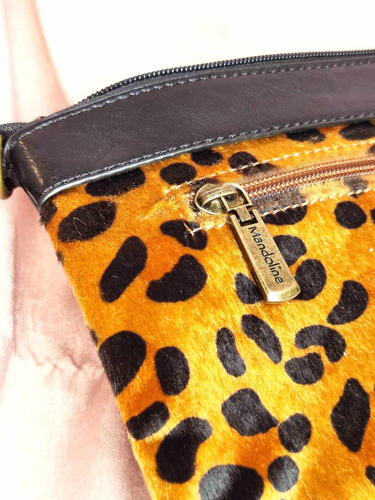 faux fur leopard taske - detaljer