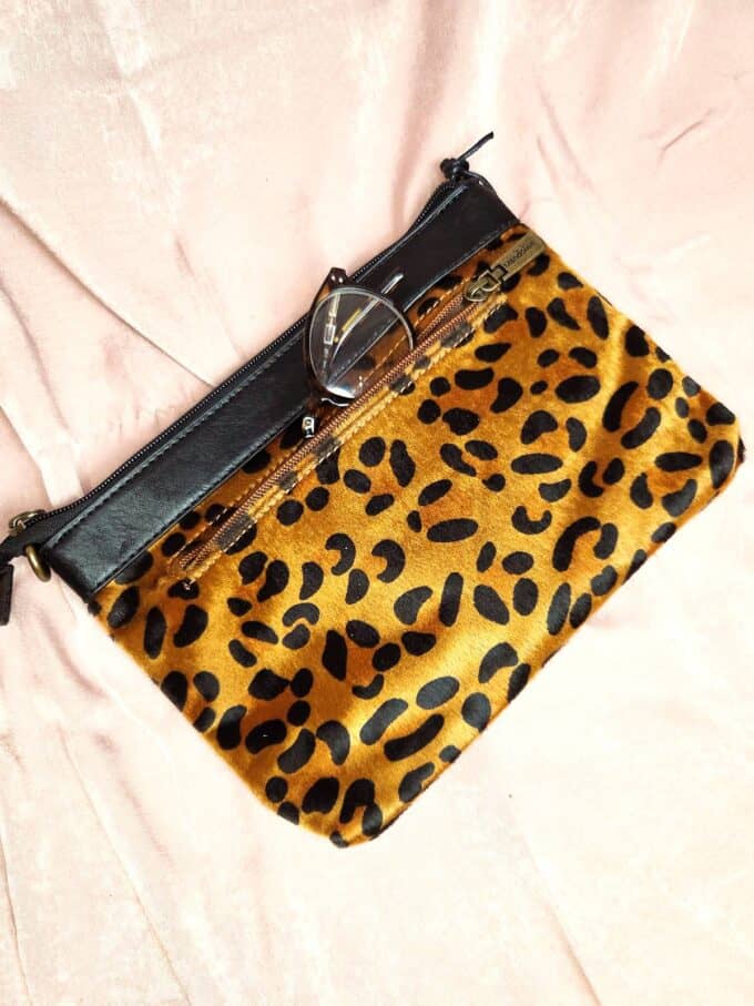 faux fur leopard taske - liggende