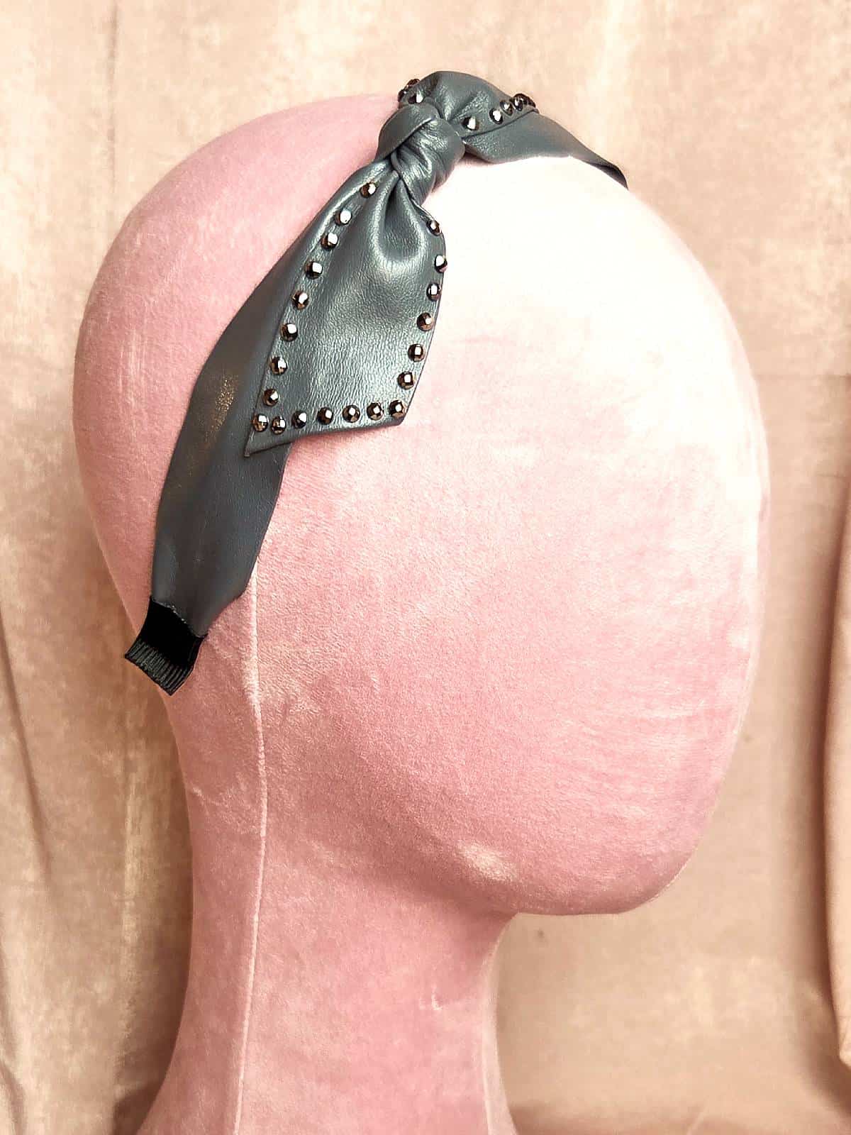 hårbøjler med nitter grå