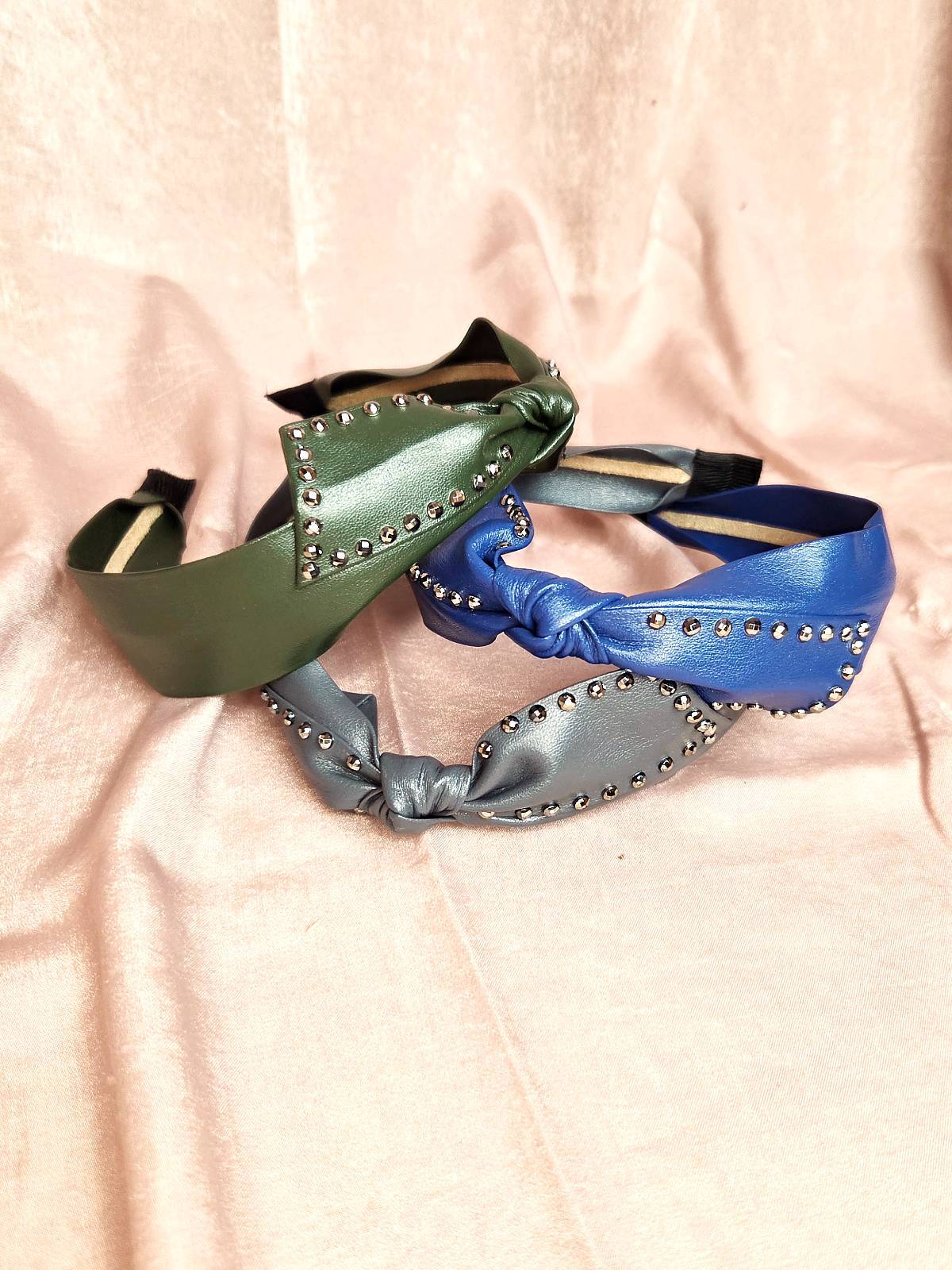 hårbøjler med nitter grøn