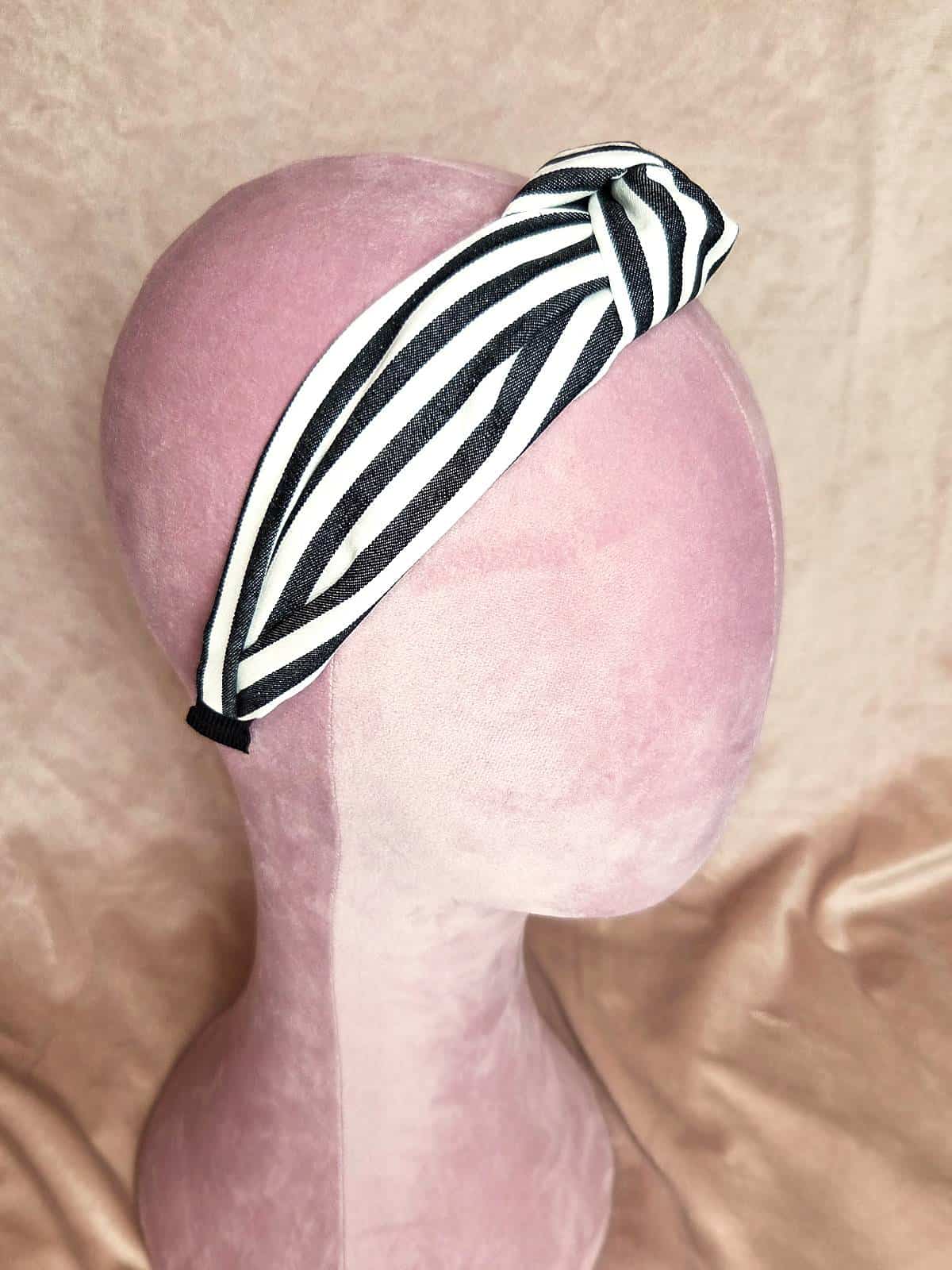 hårbøjle sort og hvid stribet