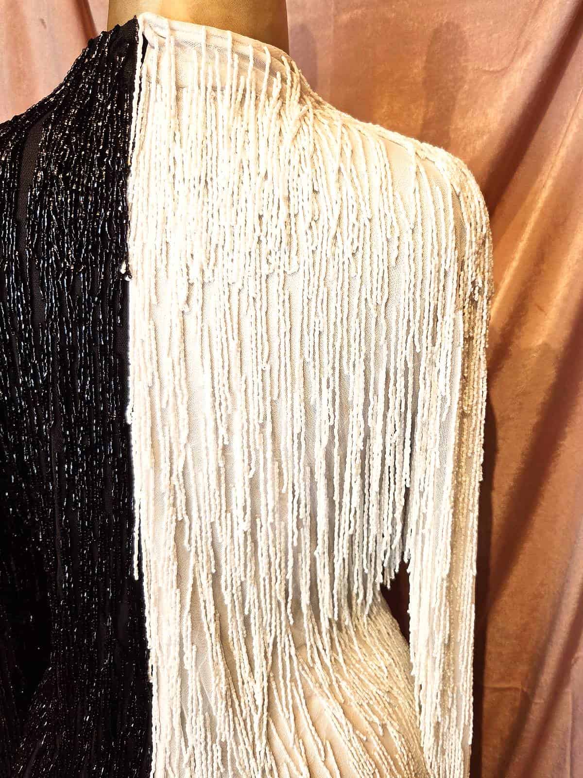 perlekjole sort-hvid - detaljer