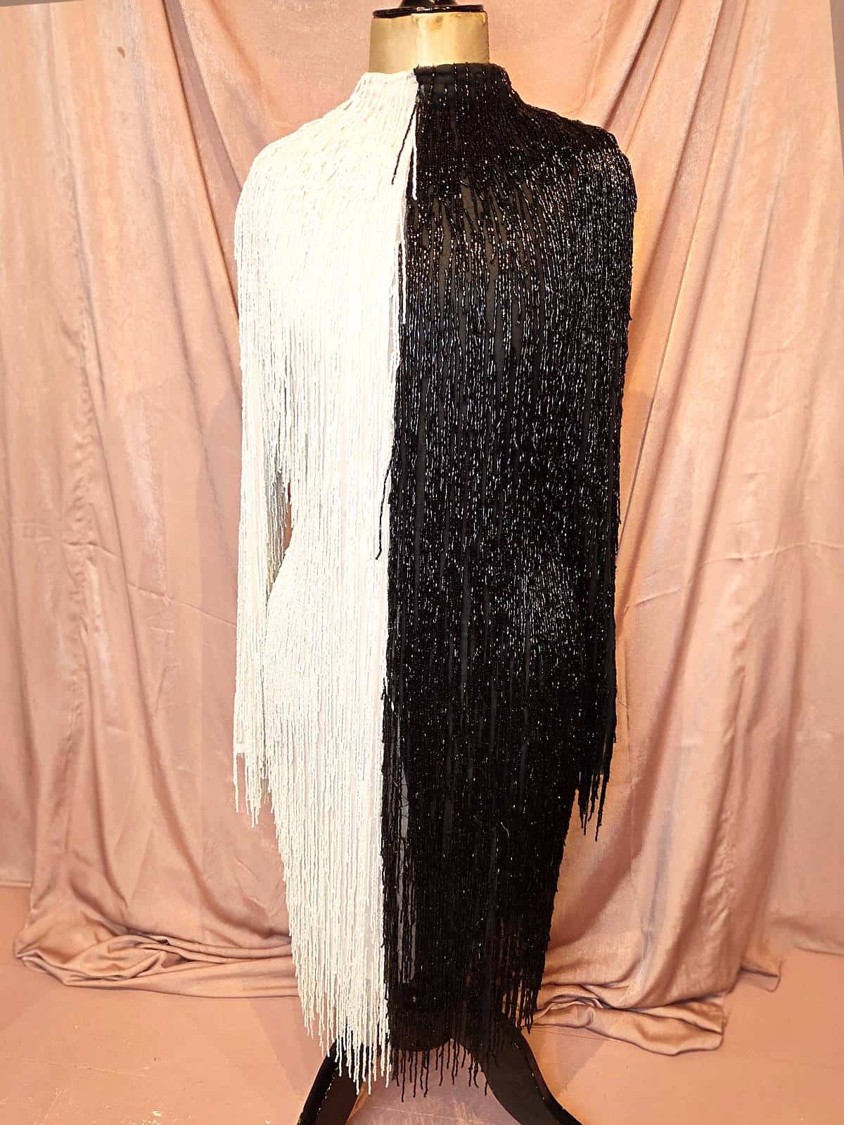 perlekjole sort-hvid - forfra