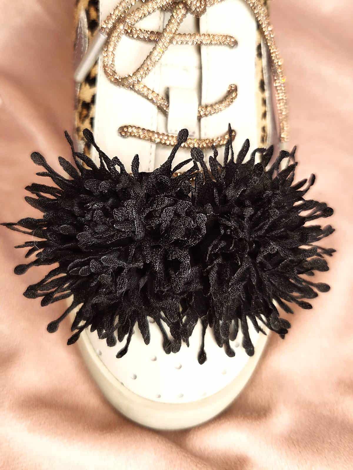 skoclips sort fluff - detaljer