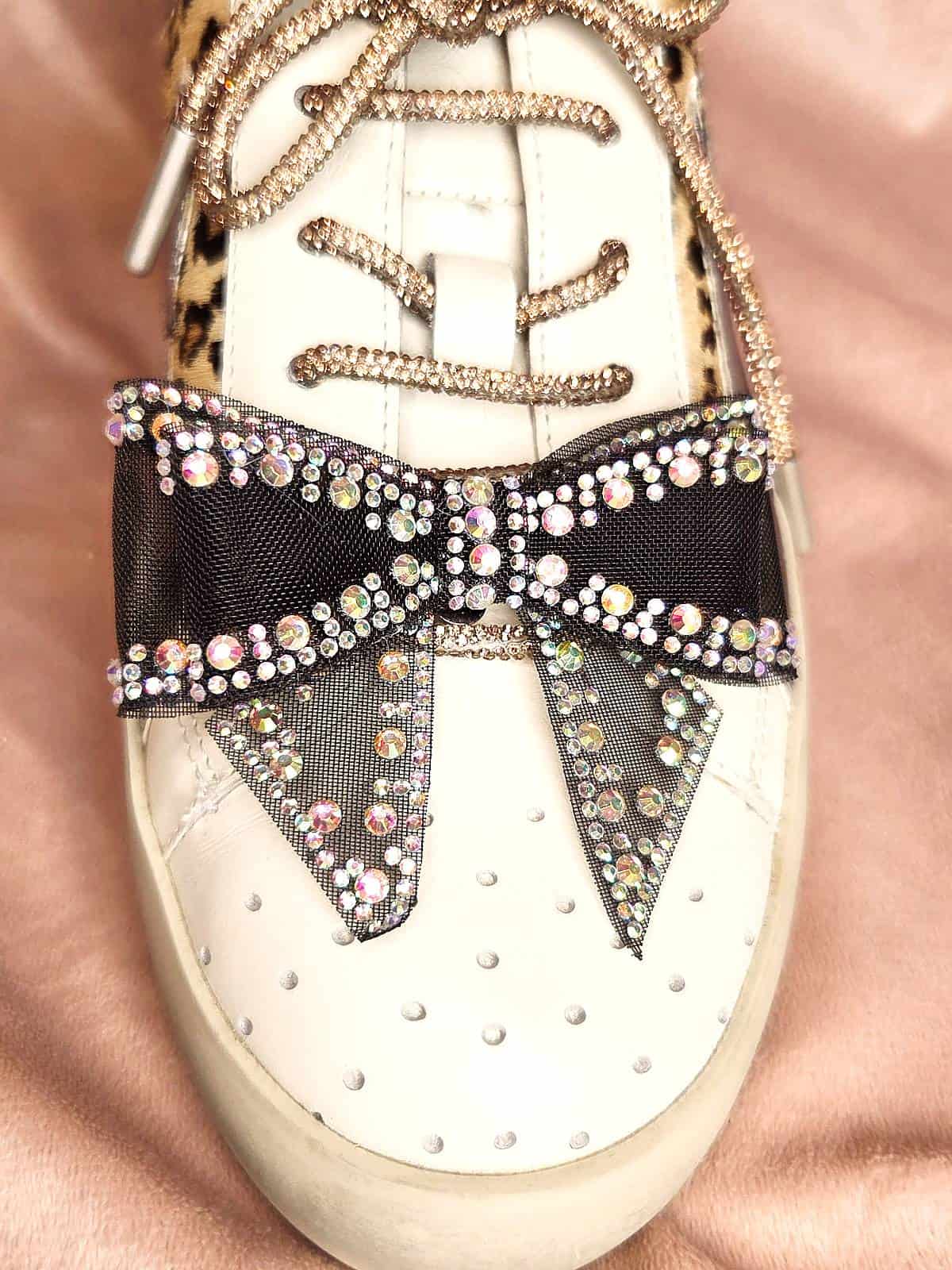 skoclips sort sløjfe med disco similisten - detaljer