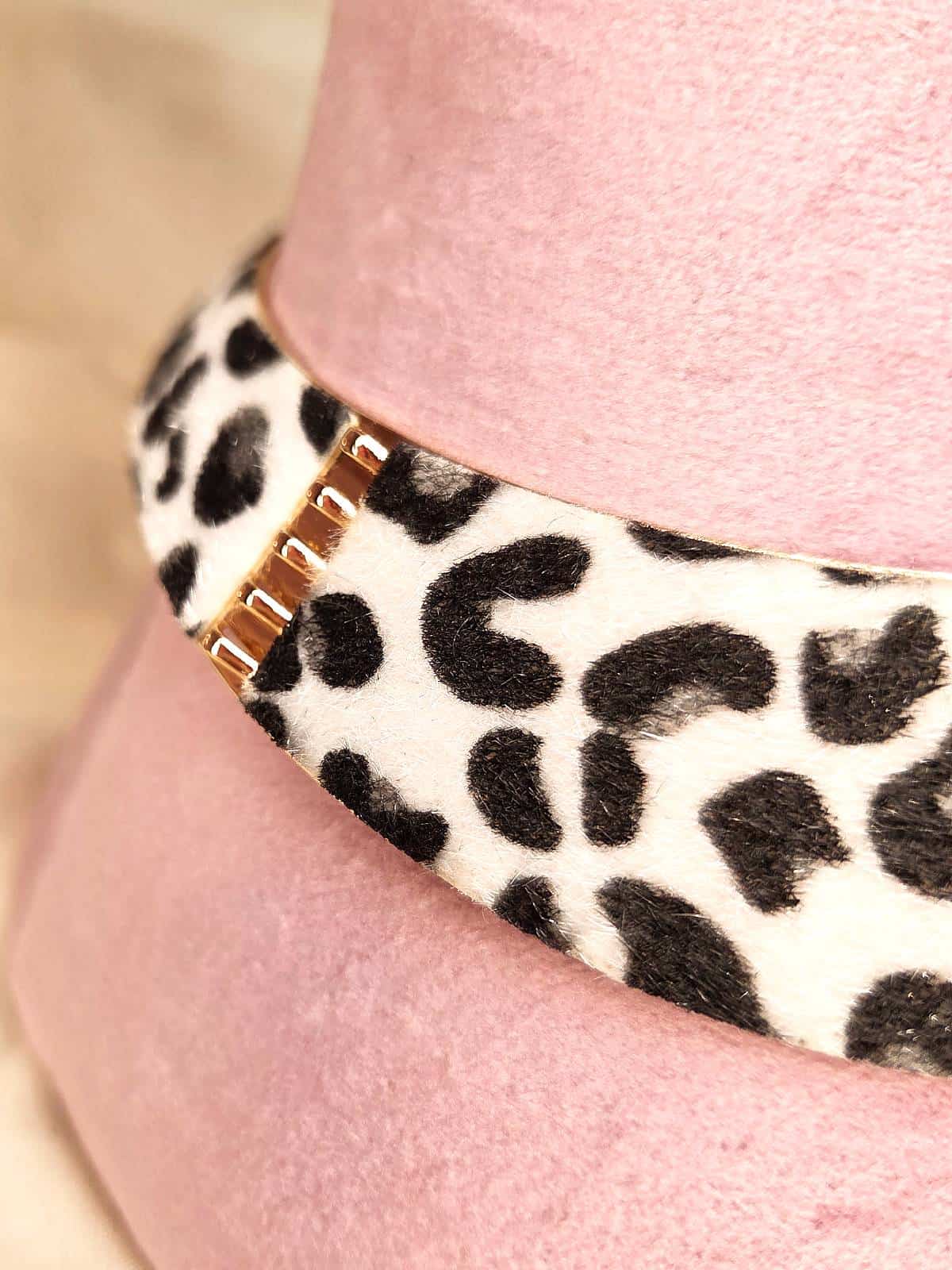 sneleopard metal choker detaljer