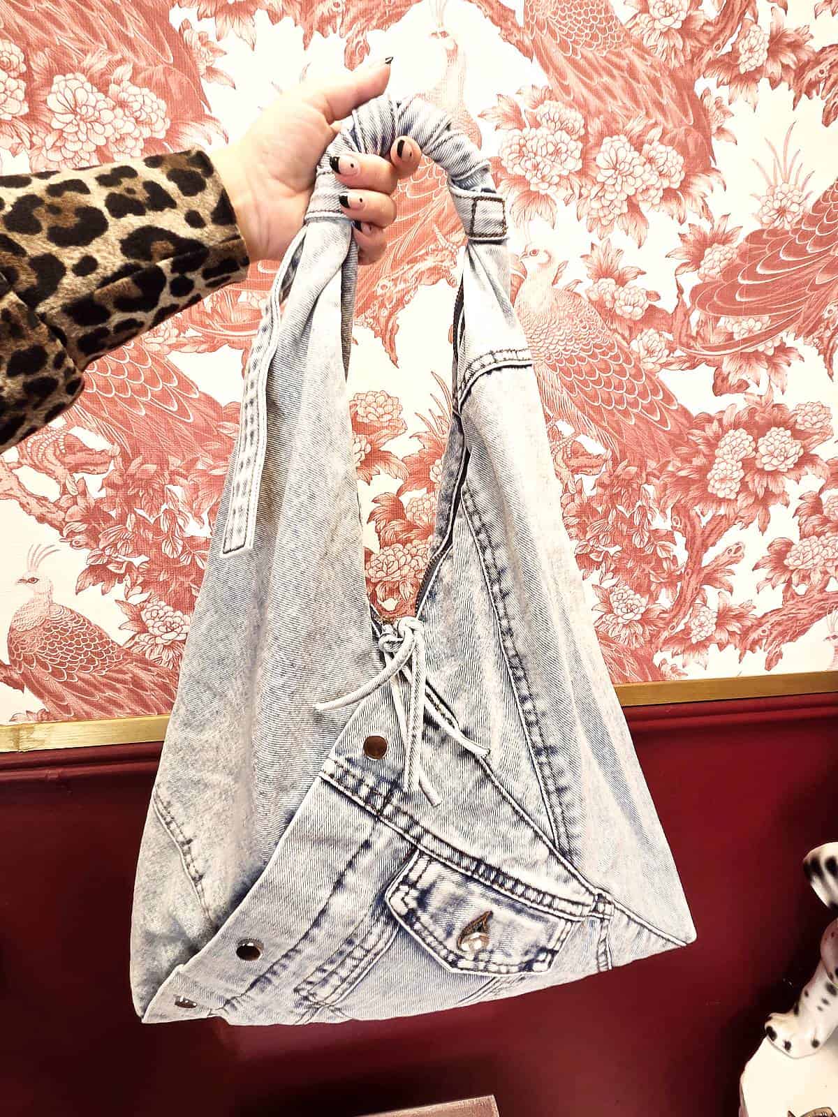 Denimtaske model 2 lys i hånd