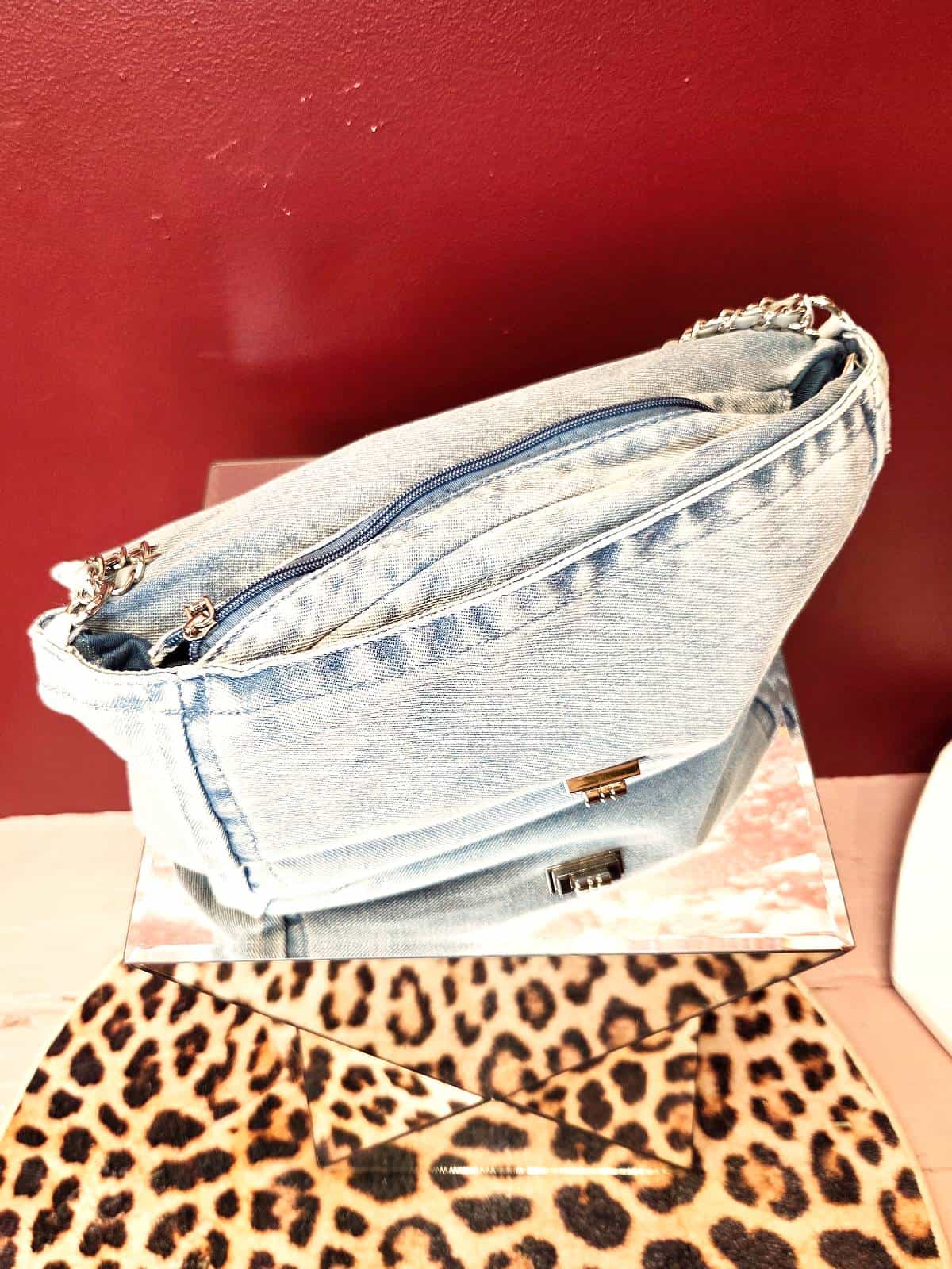 Denimtaske model 1 lys åben