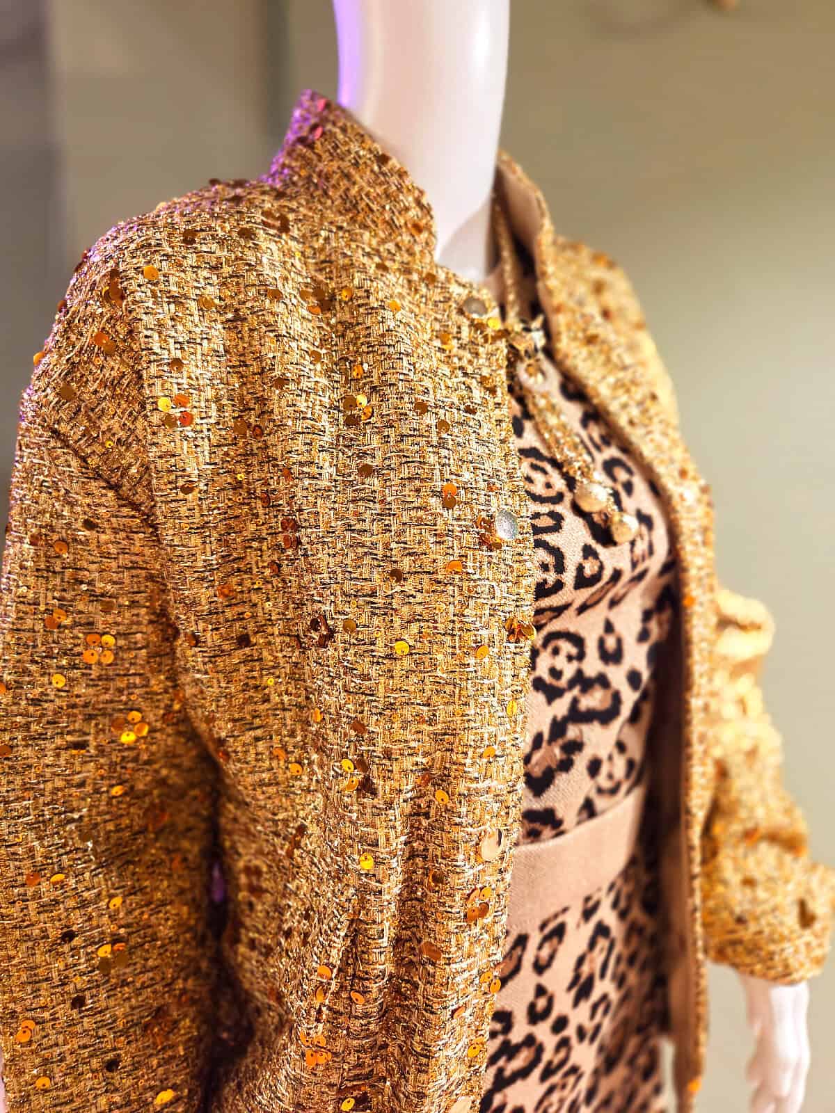 guld bomberjakke detaljer