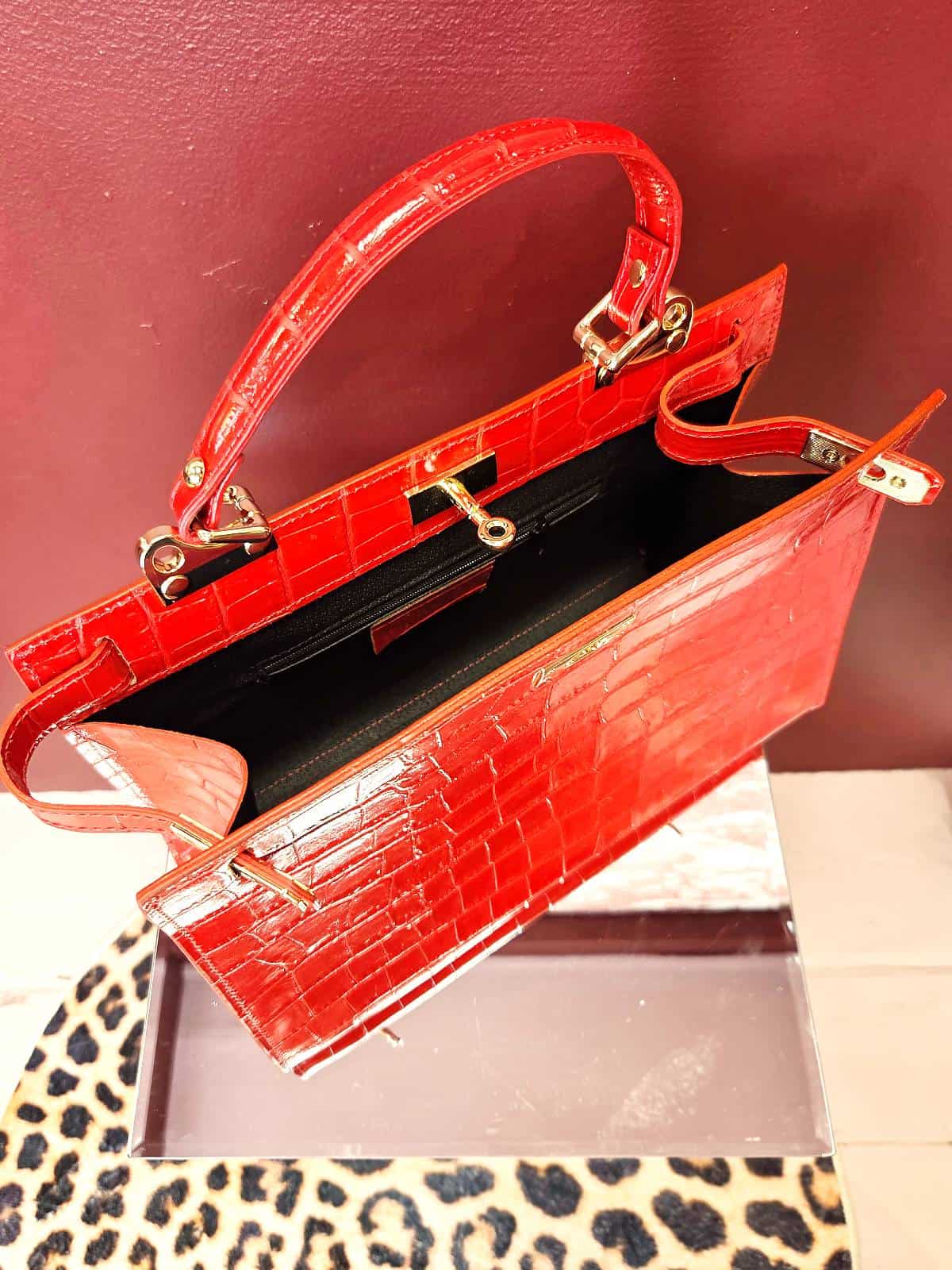 lædertaske croco rød åben