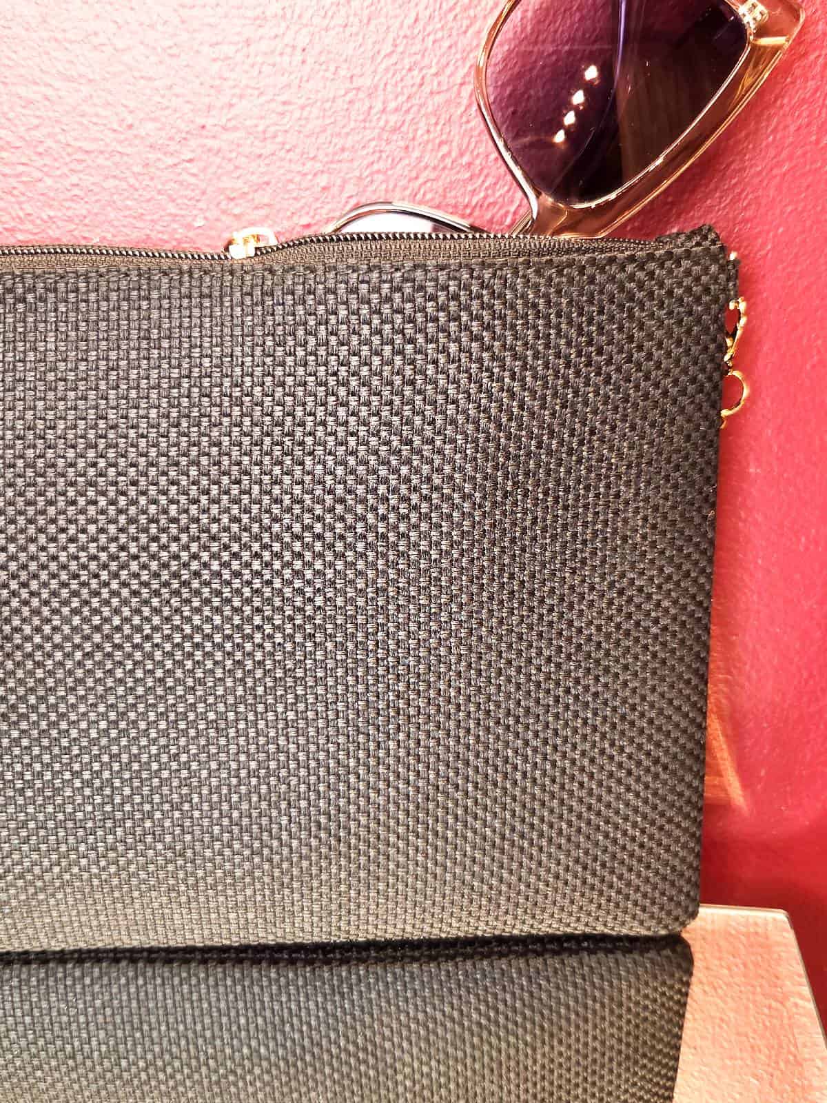 perleclutch eye sort og orange bagside