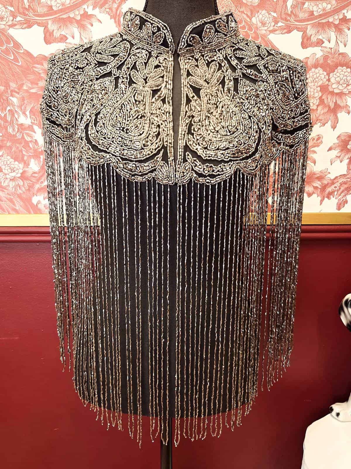 perlekappe gunmetal forfra