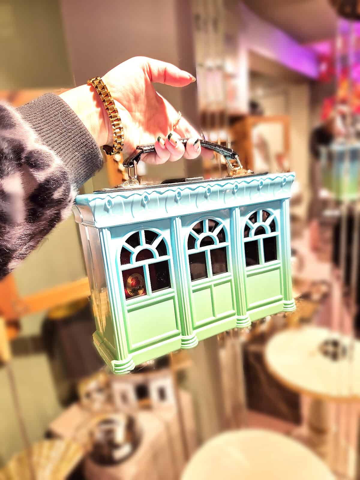 dukkehus taske - i hånd