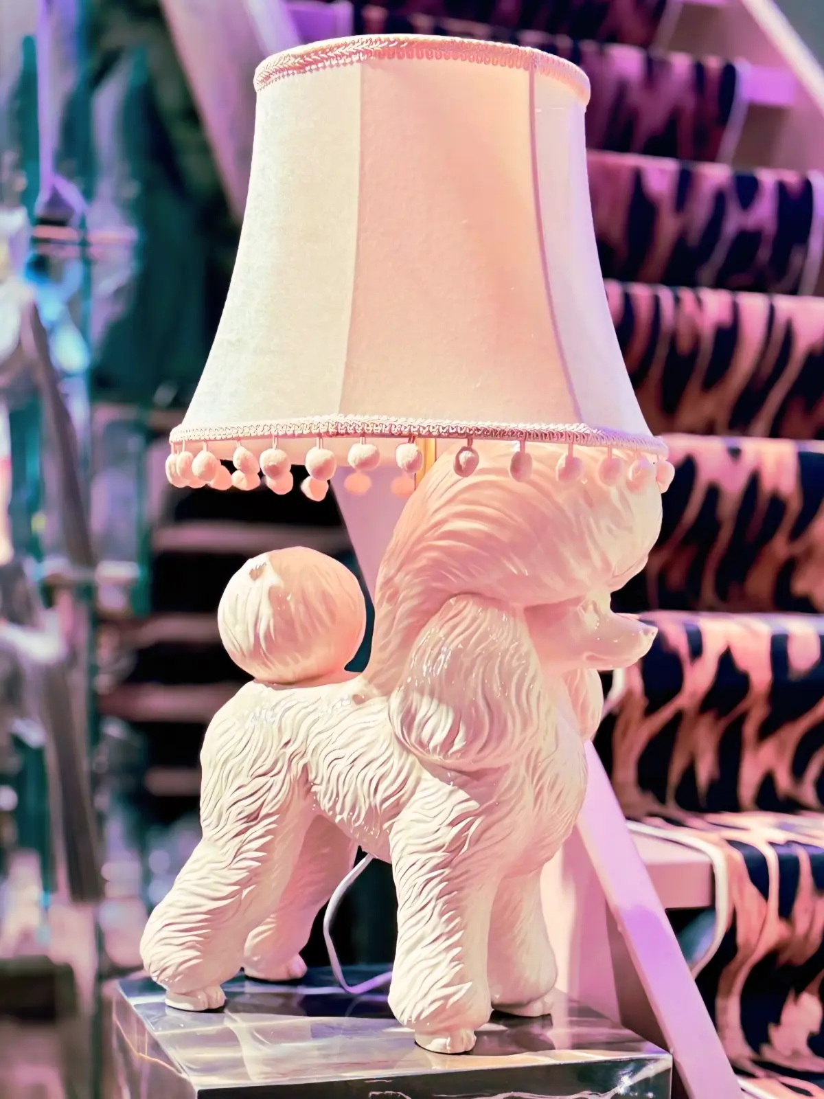Lyserød pudellampe