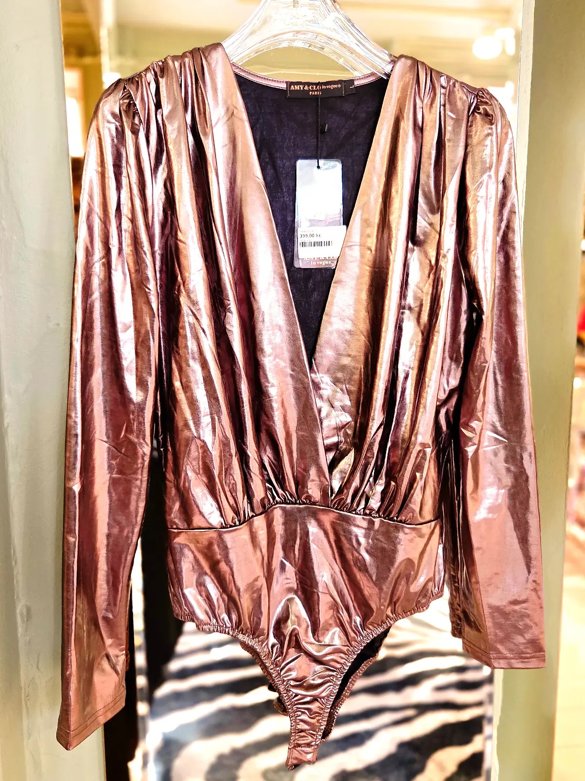 Metallic body gammelrosa på bøjle