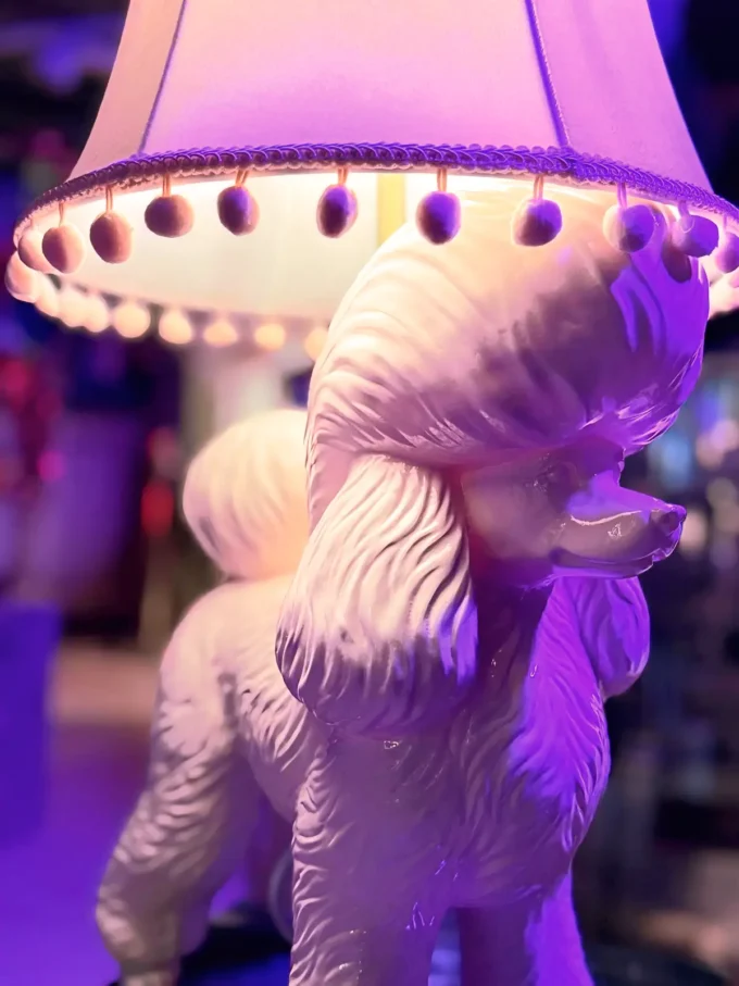 bordlampe formet som en puddel - detaljer