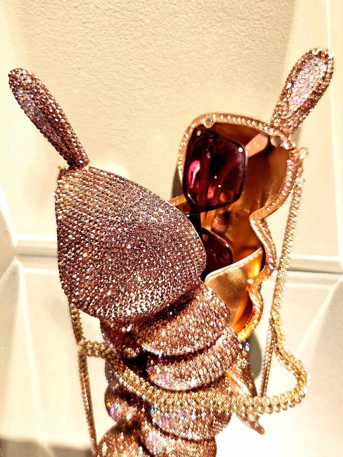 Similiclutch kanin guld åben