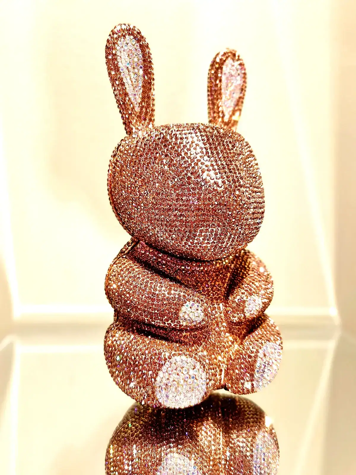 Similiclutch kanin guld fra siden