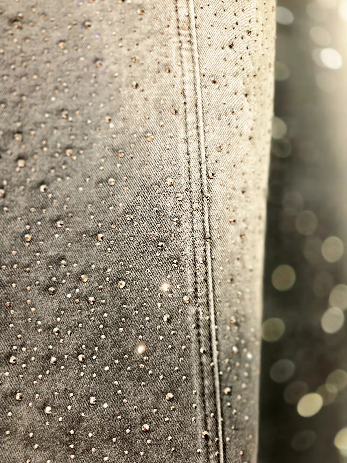 jeans med similisten detaljer