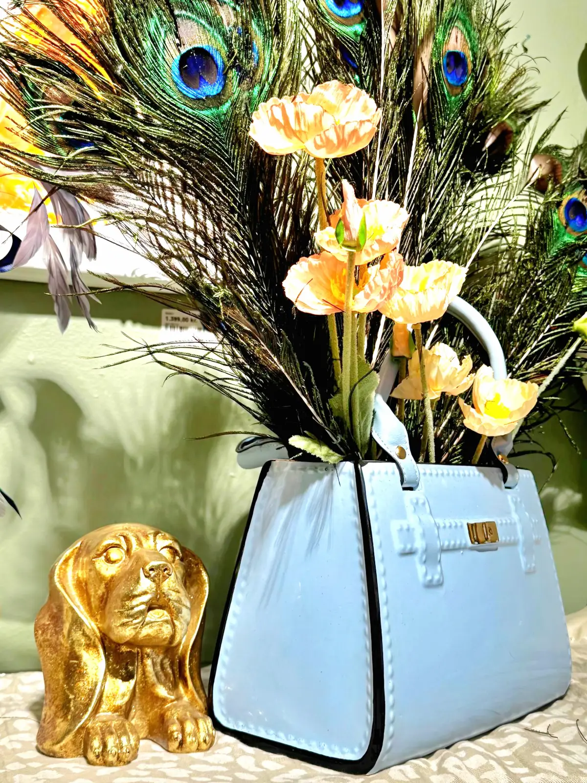 keramisk vase formet som håndtaske