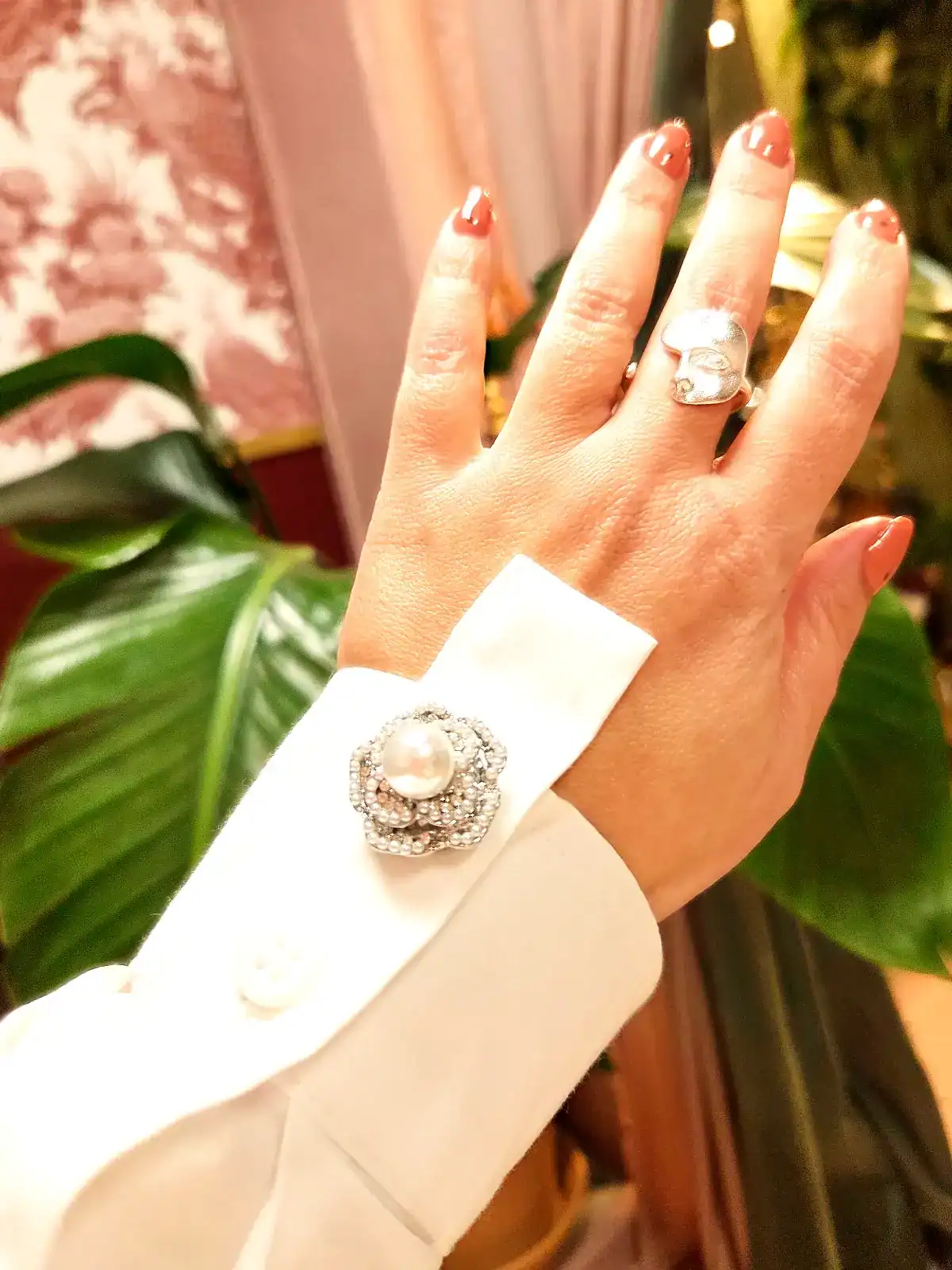 knappecovers sølv blomst stor perle enkelt på ærme