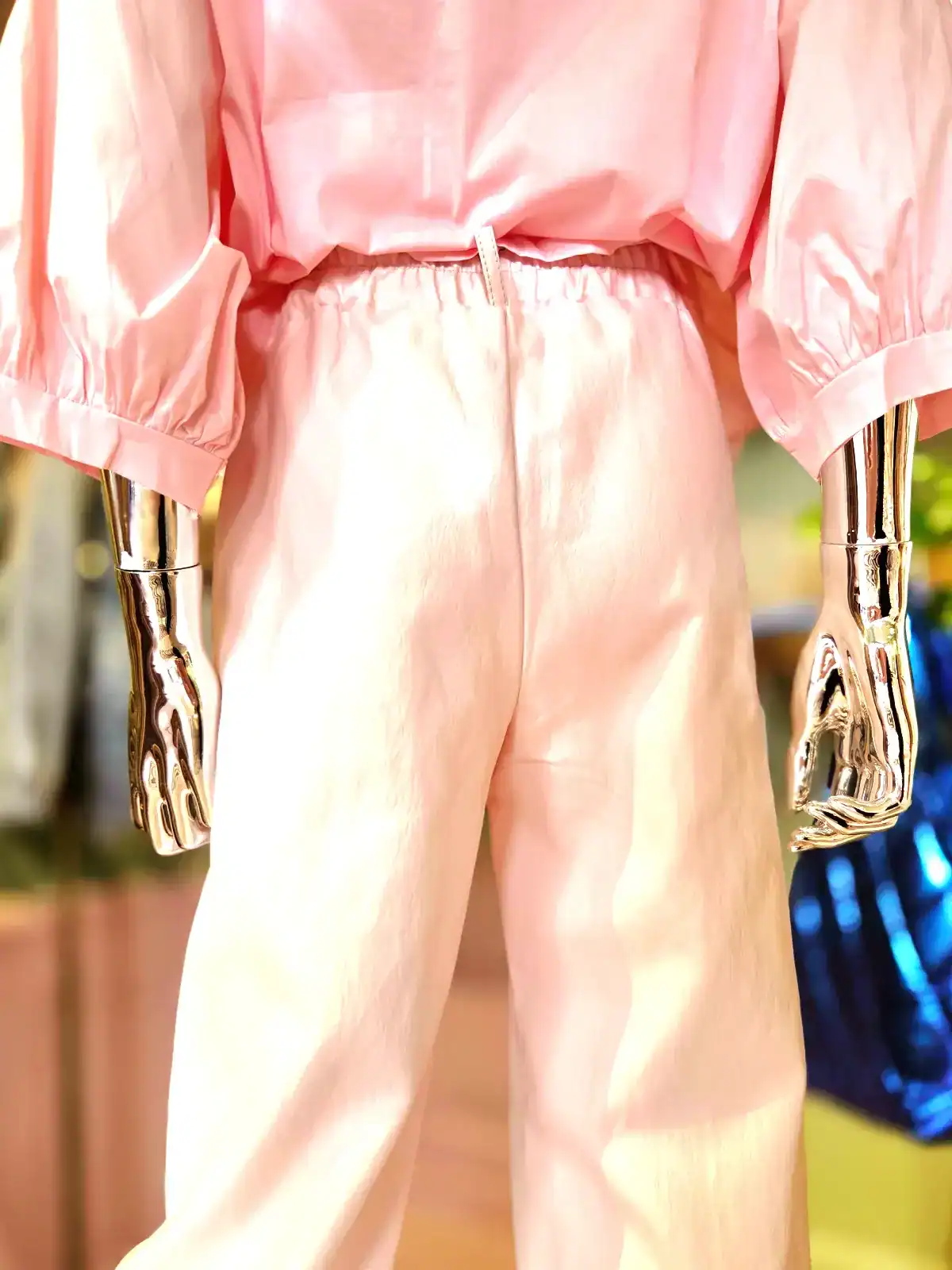 pastelbukser pink bagfra