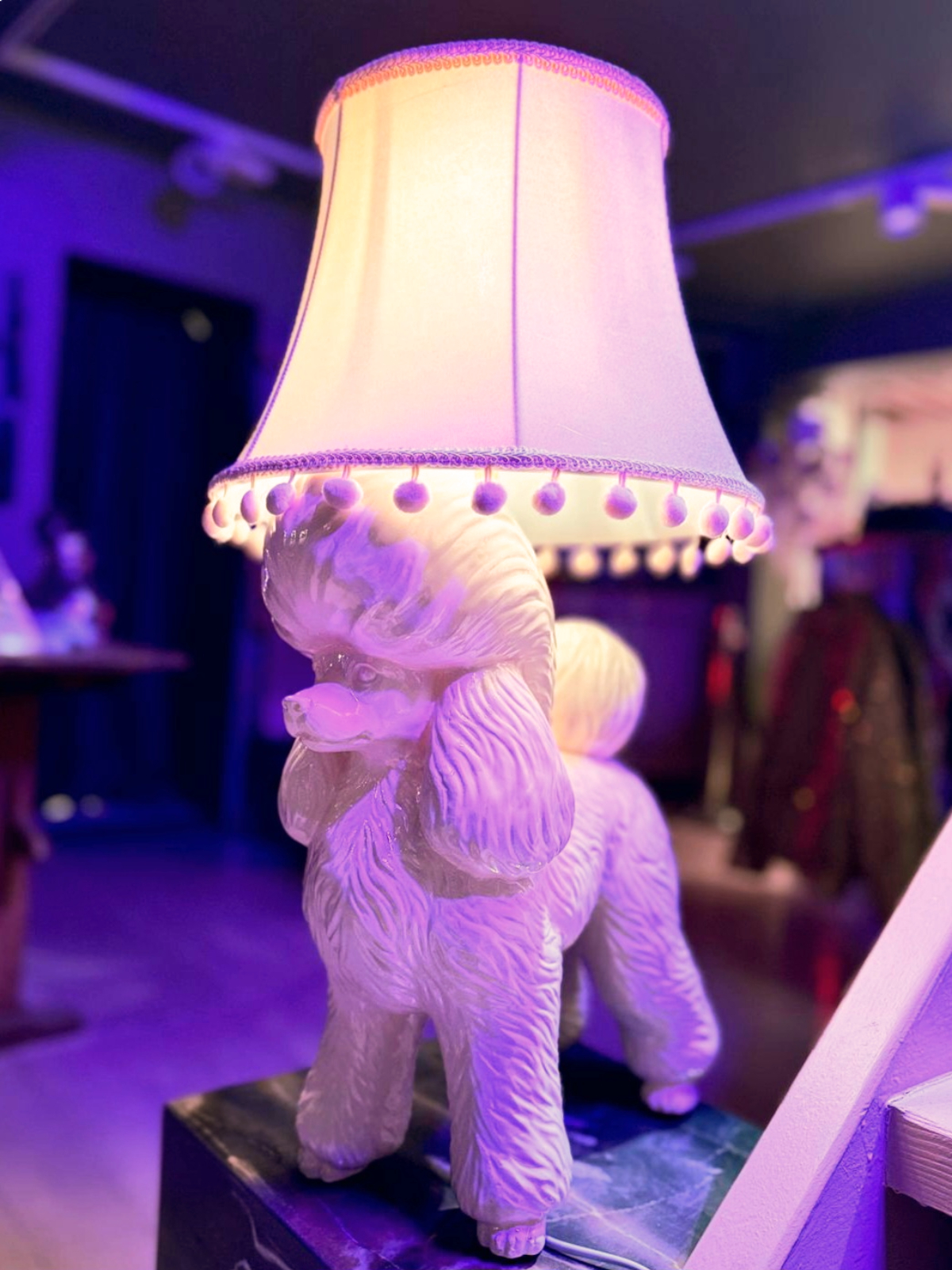 bordlampe formet som en puddel