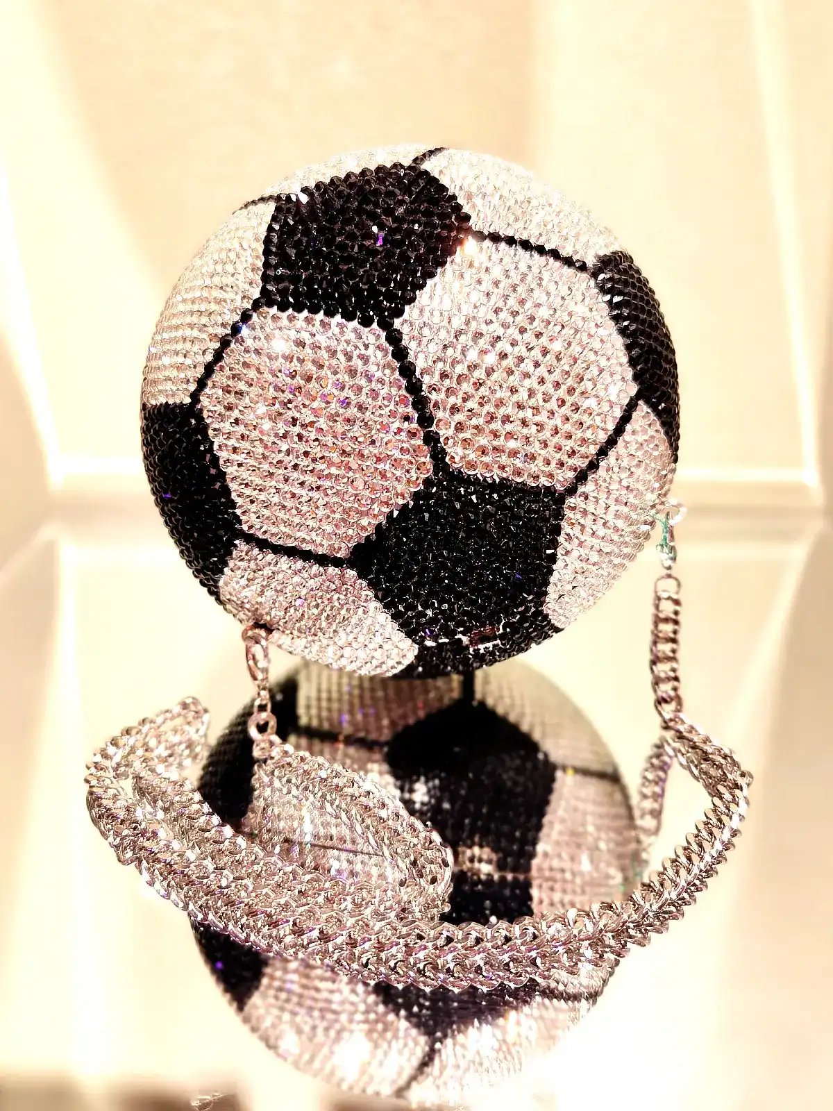 simili clutch fodbold med rem