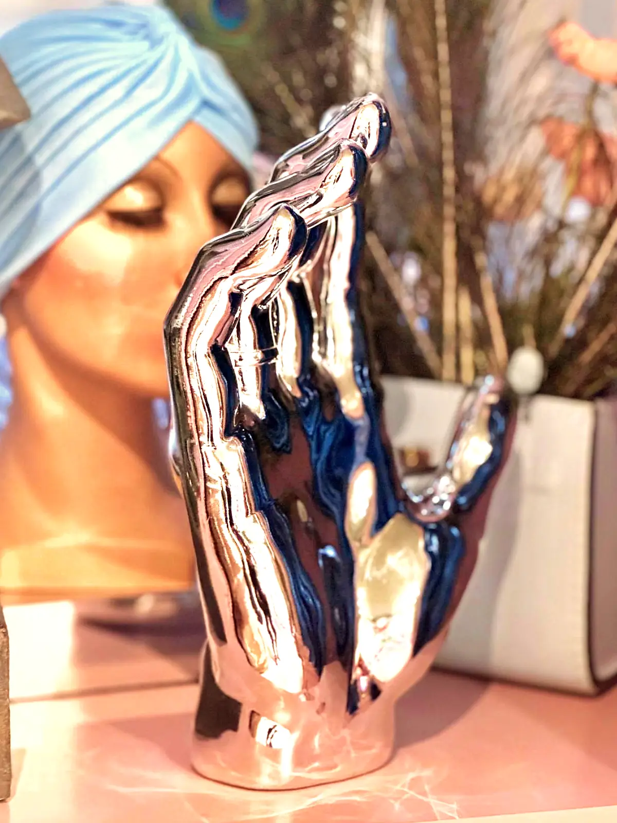 stor dekorativ sølvhånd