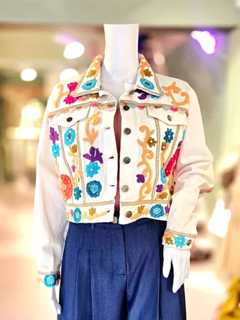blomsterBroderet denim jakke
