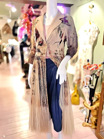 Kjole med Skjortekrave og Transparent Nederdel - trench cut