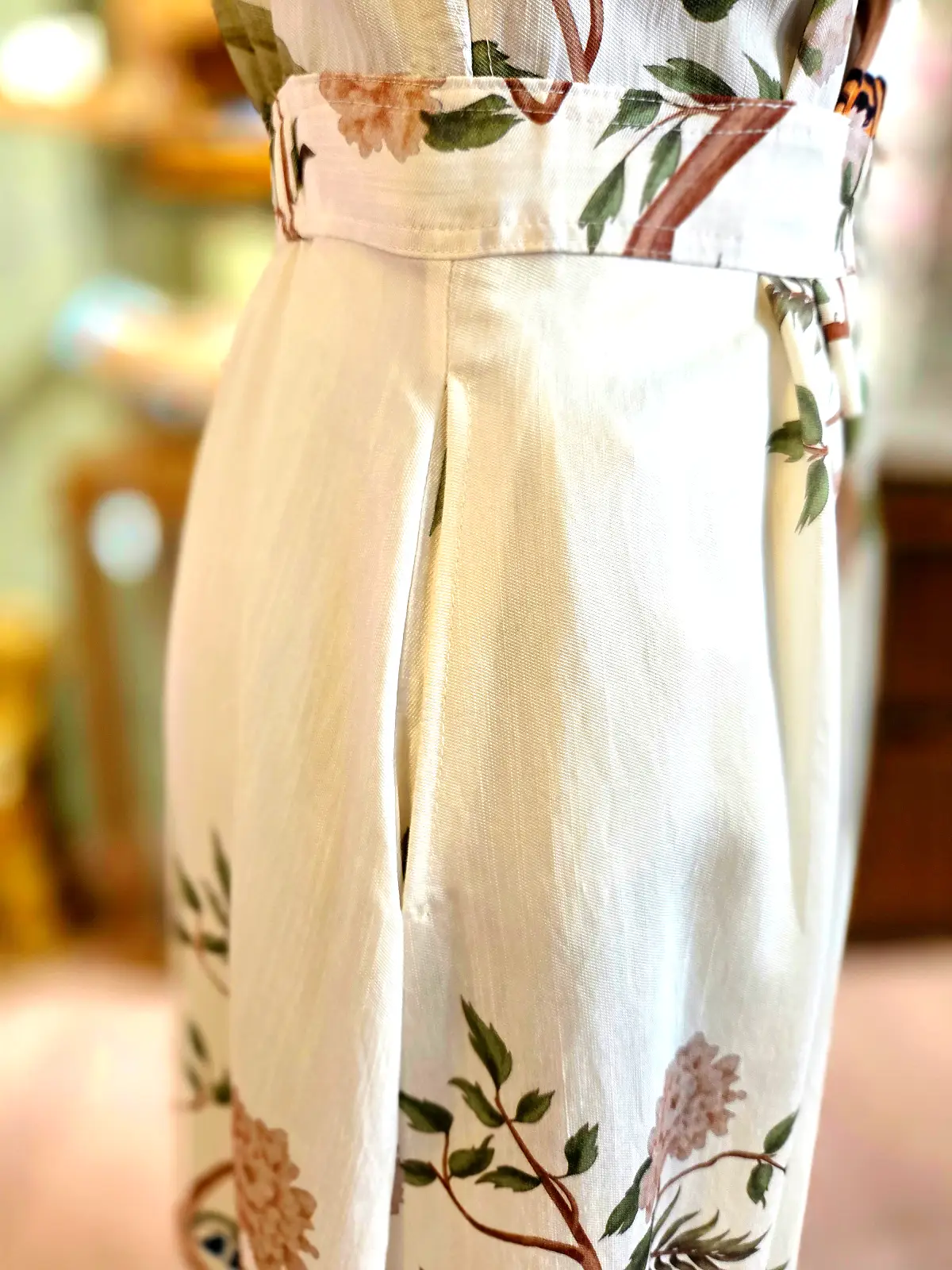 kjole med tigerprint hvid - lommer