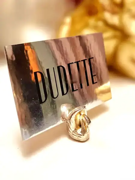 Dudette - Hjertekortholder i guld til smykker og nøgler. Elegant og unik til at fremvise dine yndlin.